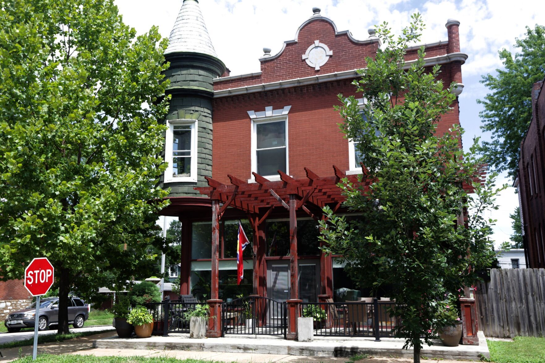 At Home with Keri Morgan and Steve Schmidt in Tower Grove